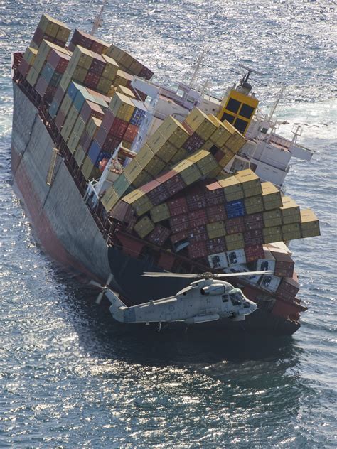 container ship disaster in california